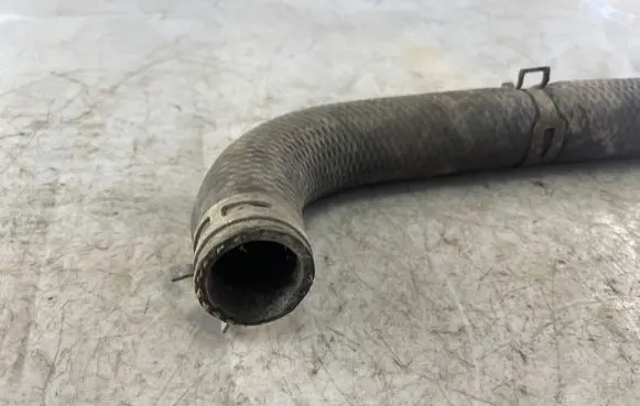 Mitsubishi Pajero Sport I Engine coolant pipe/hose