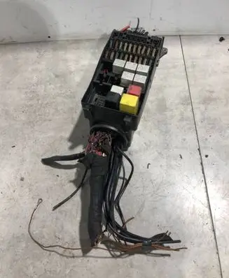 Mercedes-Benz 380 560SEC C126 Fuse module 1265400650