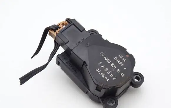 Mercedes-Benz CLK A209 C209 Air flap motor/actuator A2038201642