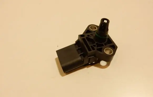Volkswagen PASSAT B6 Air pressure sensor 02612326 48N7
