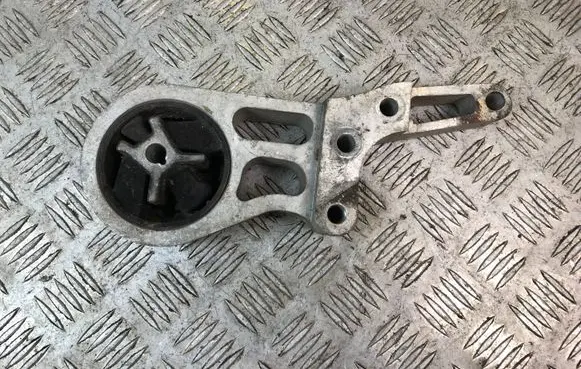 Volvo V40 Engine mount bracket P31325048