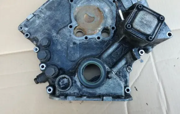 Mercedes-Benz SL R107 Timing chain cover 