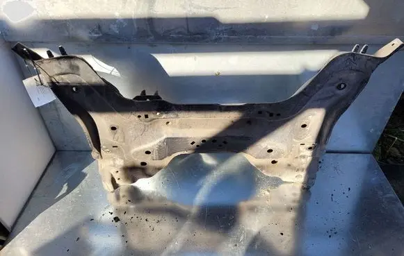 Peugeot 5008 Front subframe