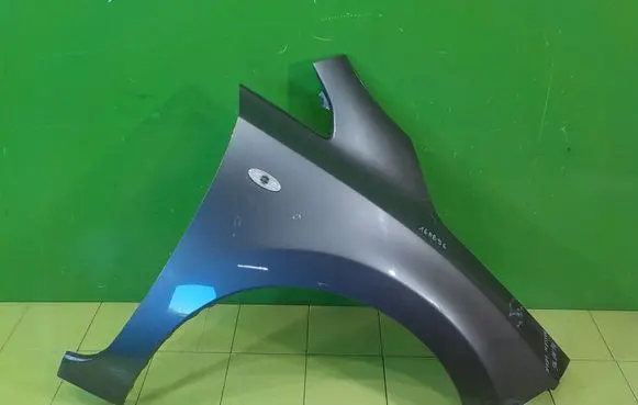 Nissan Leaf I (ZE0) Fender PRZOD PRAWY