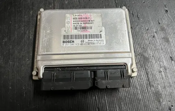Audi A4 S4 B6 8E 8H Engine control unit/module 8E0909518F 1039S00529 0261206878