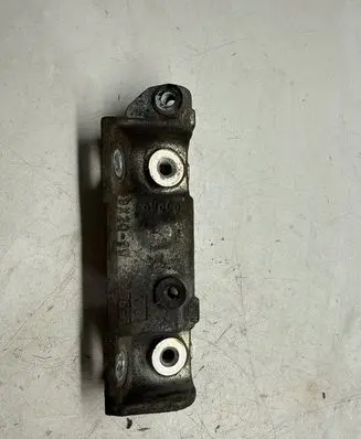 Land Rover Range Rover Sport L494 Fuel Injector clamp holder 9X2Q9W276B