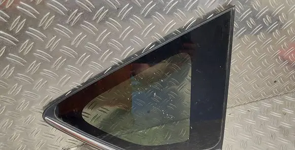 Toyota RAV 4 (XA40) Rear side window