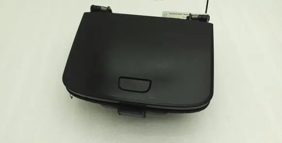 Chevrolet Captiva Front trunk storage compartment 