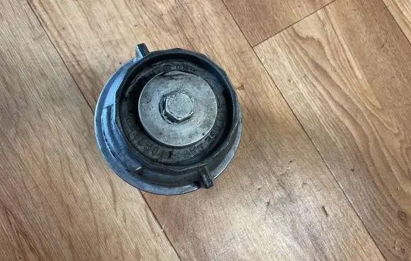 Toyota RAV 4 (XA30) Oil filter cover 