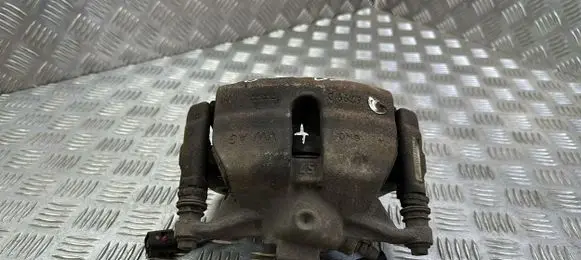 Volkswagen PASSAT B8 Front brake caliper 5Q6BN
