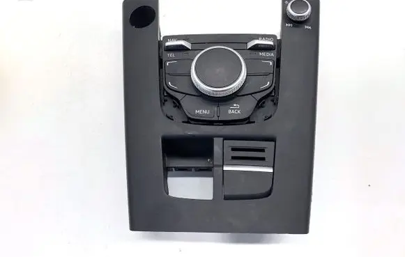 Audi A3 S3 8V Radio/CD/DVD/GPS head unit 8V0919614Q