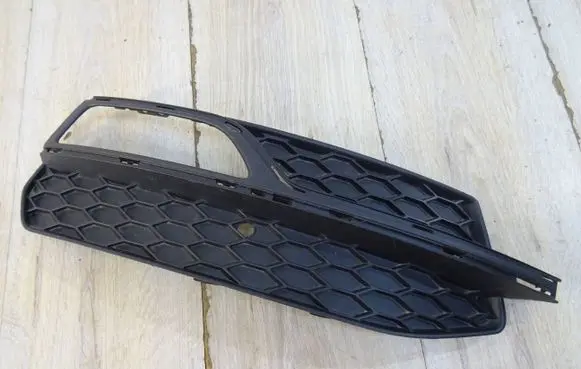 Audi TT TTS RS Mk3 8S Front bumper lower grill 8V3807682G
