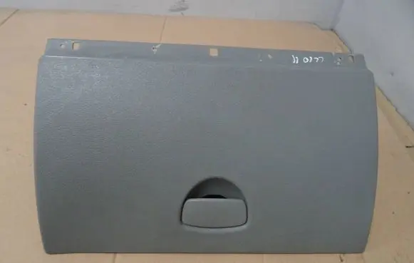 Renault Clio II Glove box
