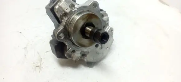 BMW X3 E83 Fuel injection high pressure pump 7798333 0445010146