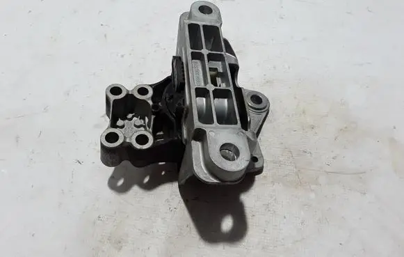 Engine mount bracket