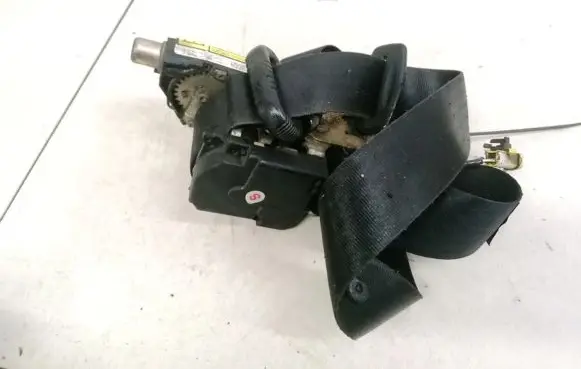 Iveco Daily 40.8 Front seatbelt E2048006