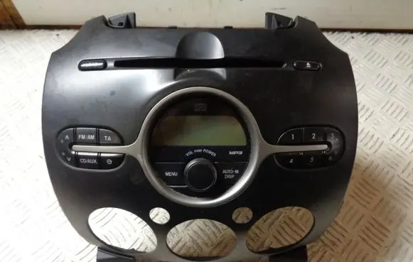 Mazda 2 Radio/CD/DVD/GPS head unit DF7466AR0