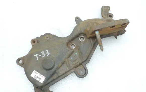 Toyota RAV 4 (XA20) Engine mounting bracket