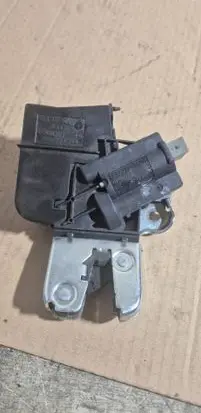 Tailgate/trunk/boot lock/catch/latch