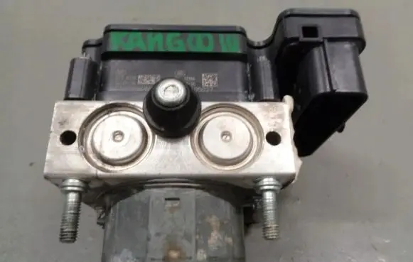 Renault Kangoo I Master brake cylinder