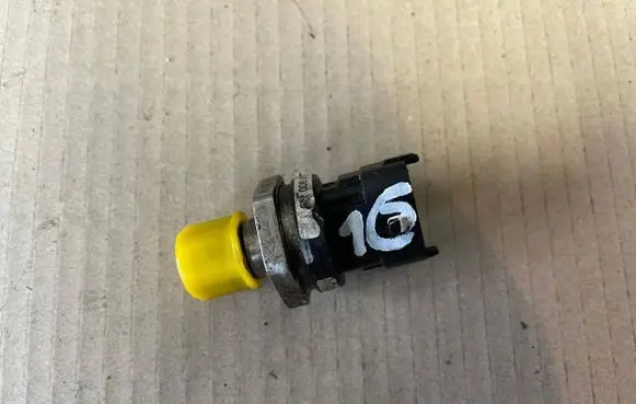 Ford Transit Custom Oil pressure sensor CM5A9D290AA