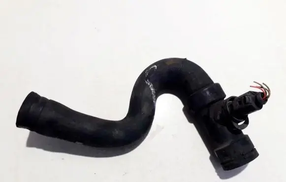 Audi A4 S4 B5 8D Engine coolant pipe/hose 4b0121049d