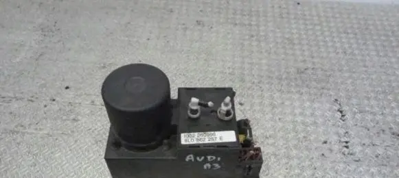 Audi A3 S3 8L Central locking vacuum pump 8L0862257E