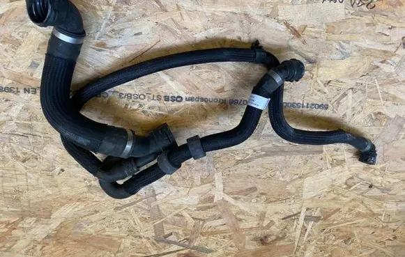 Land Rover Discovery Sport Engine coolant pipe/hose K8D28286EC K8D2-8286-EC