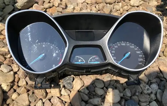 Ford Focus Speedometer (instrument cluster) F1ET10849BAG