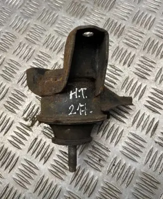 Hyundai Tucson JM Engine mount bracket 218122E200