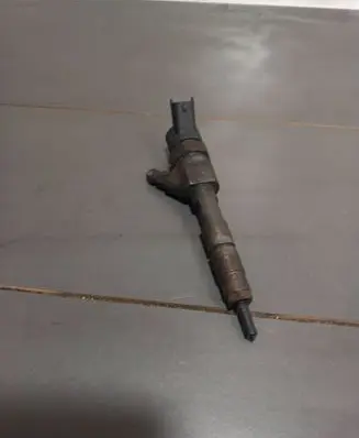 Fuel injector