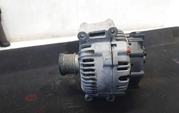 Mercedes-Benz E W212 Generator/alternator A6421540402 6421540402