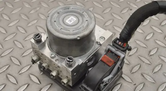 Land Rover Range Rover Evoque L538 ABS Pump KJ322C405AB A426R18W241
