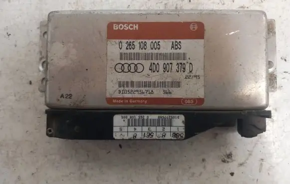 Audi A4 S4 B5 8D Engine control unit/module 4D0907379D 0265108005 DT0522956718