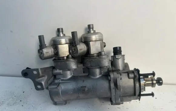BMW M4 F82 F83 Fuel injection high pressure pump 7847203 784720303 1166784720303