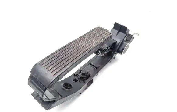 Mercedes-Benz CLK AMG A208 C208 Accelerator throttle pedal A2033000704