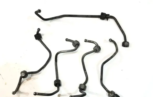 Volvo V50 Fuel line pipe