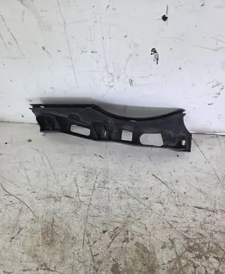 Volkswagen PASSAT B6 Front bumper mounting bracket 3C0807889