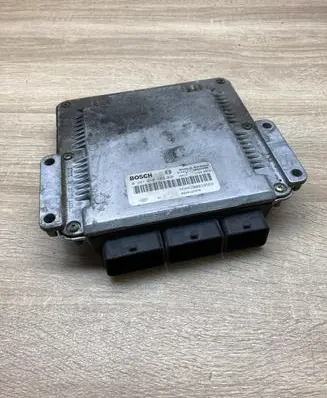 Renault Laguna II Engine control unit/module ECU 8200039569 0281010483
