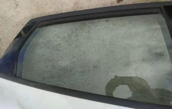 Volvo V40 Rear door window glass