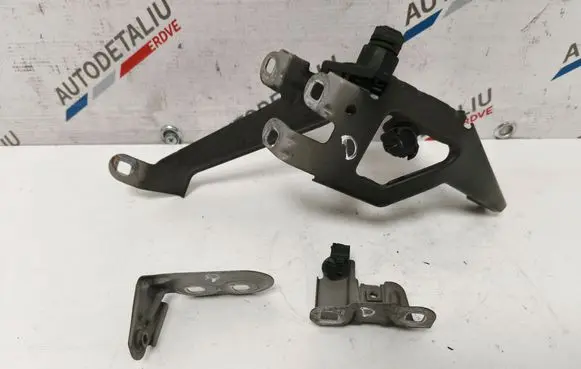 BMW 6 F06 Gran coupe Fender mounting bracket 7230584 7230580 7230582