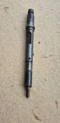 Fuel injector