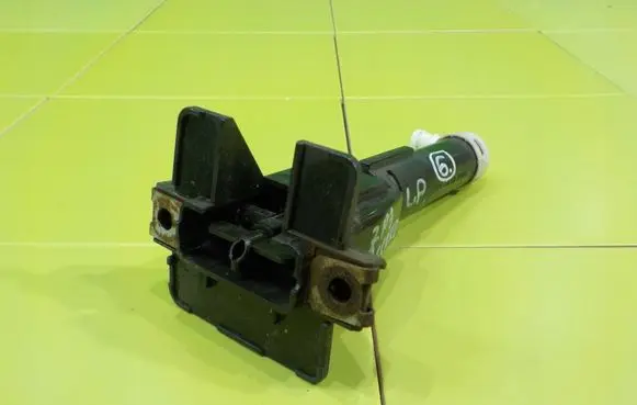 Volkswagen Golf IV Headlight washer pump PRZOD ZP3