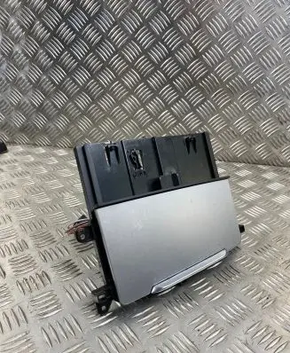 Audi Q7 4M Ashtray (front) 4M2863273A