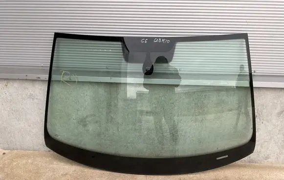 Volkswagen Golf VI Front windscreen/windshield window 