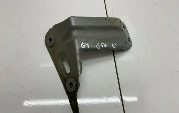 Volkswagen Golf VII Fender mounting bracket 5G0821135B