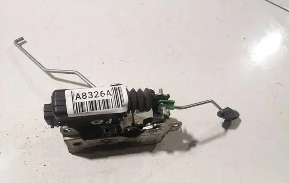 Iveco Daily 30.8 - 9 Front door lock