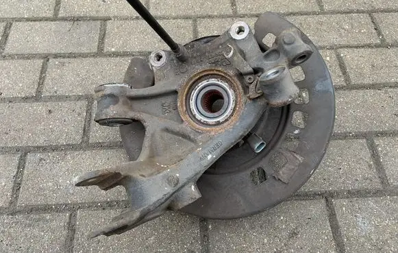 Audi Q7 4L Rear wheel hub 7L8505436