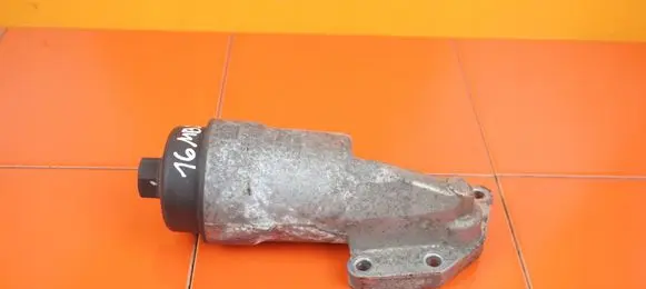 Opel Corsa E Oil filter mounting bracket 55560748 B14XEJ