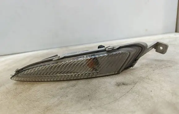 Opel Astra J Front indicator light 13367142 662588537